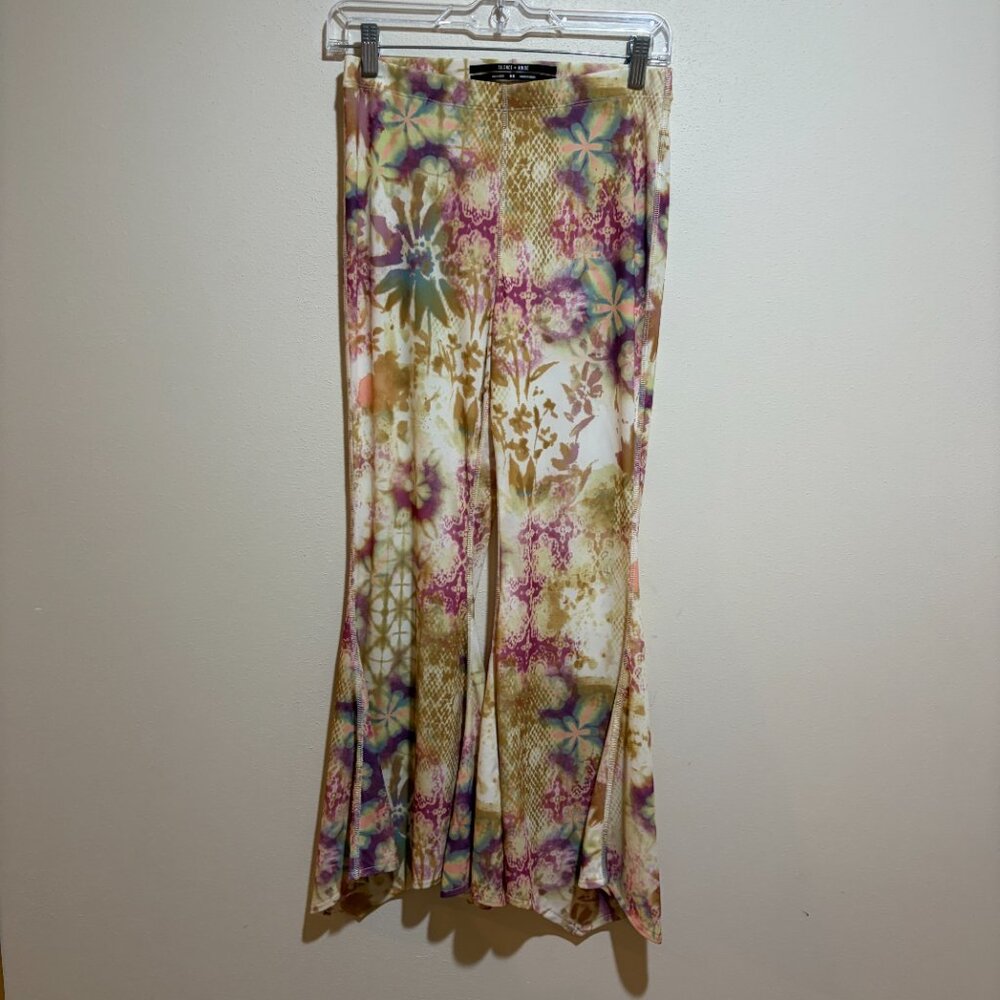 Urban Outfitters Silence + Noise Tina Flared Crop Patterned Floral Flare Pants - Picture 2 of 13